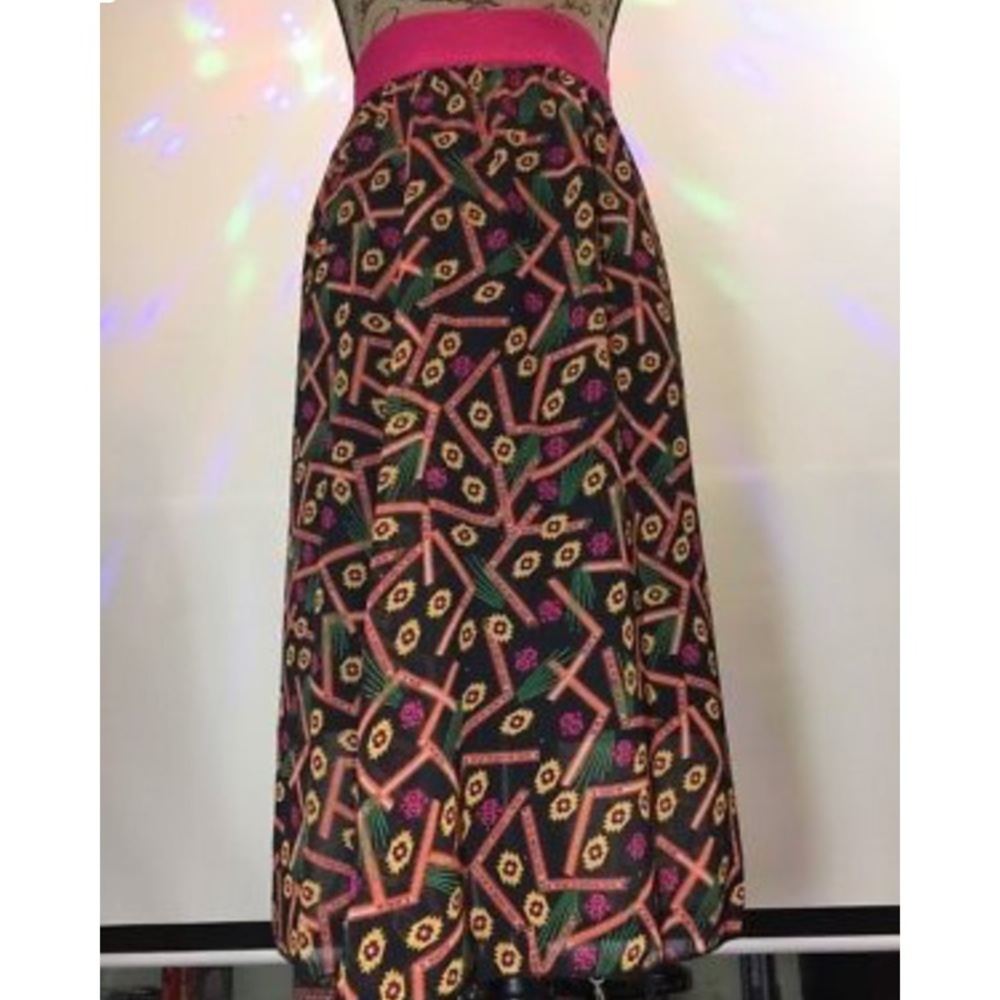 Lularoe Lola Skirt (Aztec Geometric)🌺